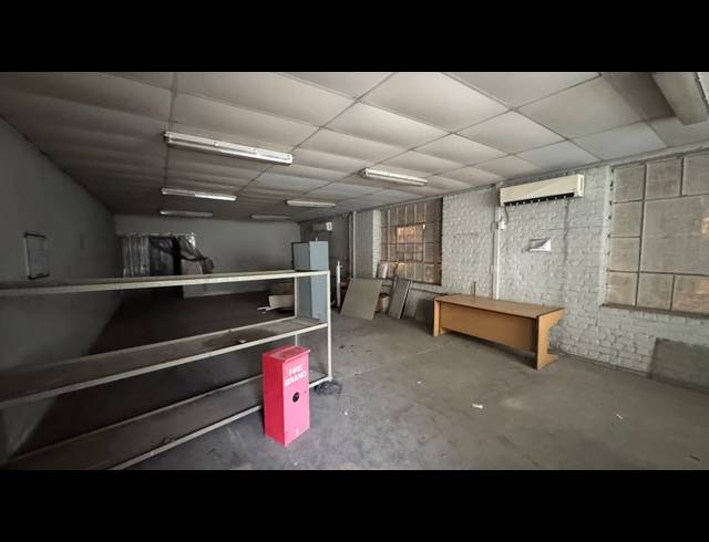 1,000M² WAREHOUSE TO LET IN WYNBERG